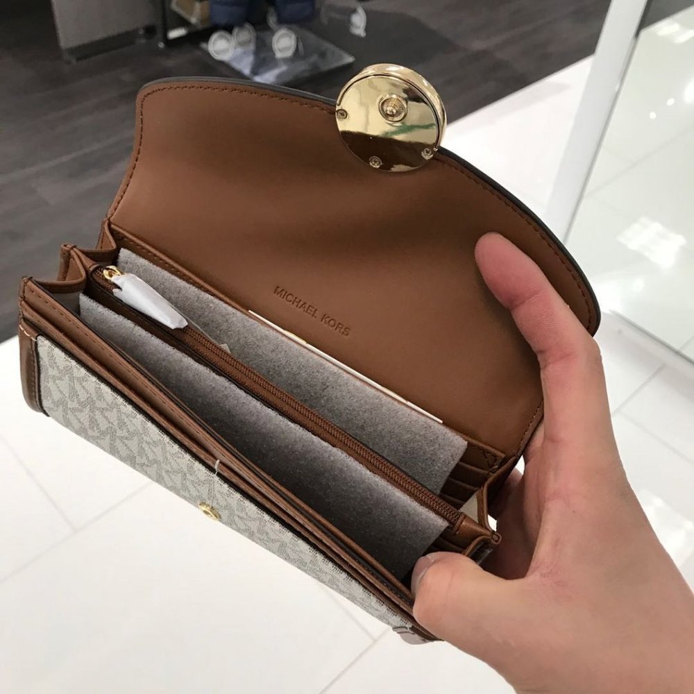 Michael Kors Fulton Flap Large Continental Wallet - Picture 5 of 6